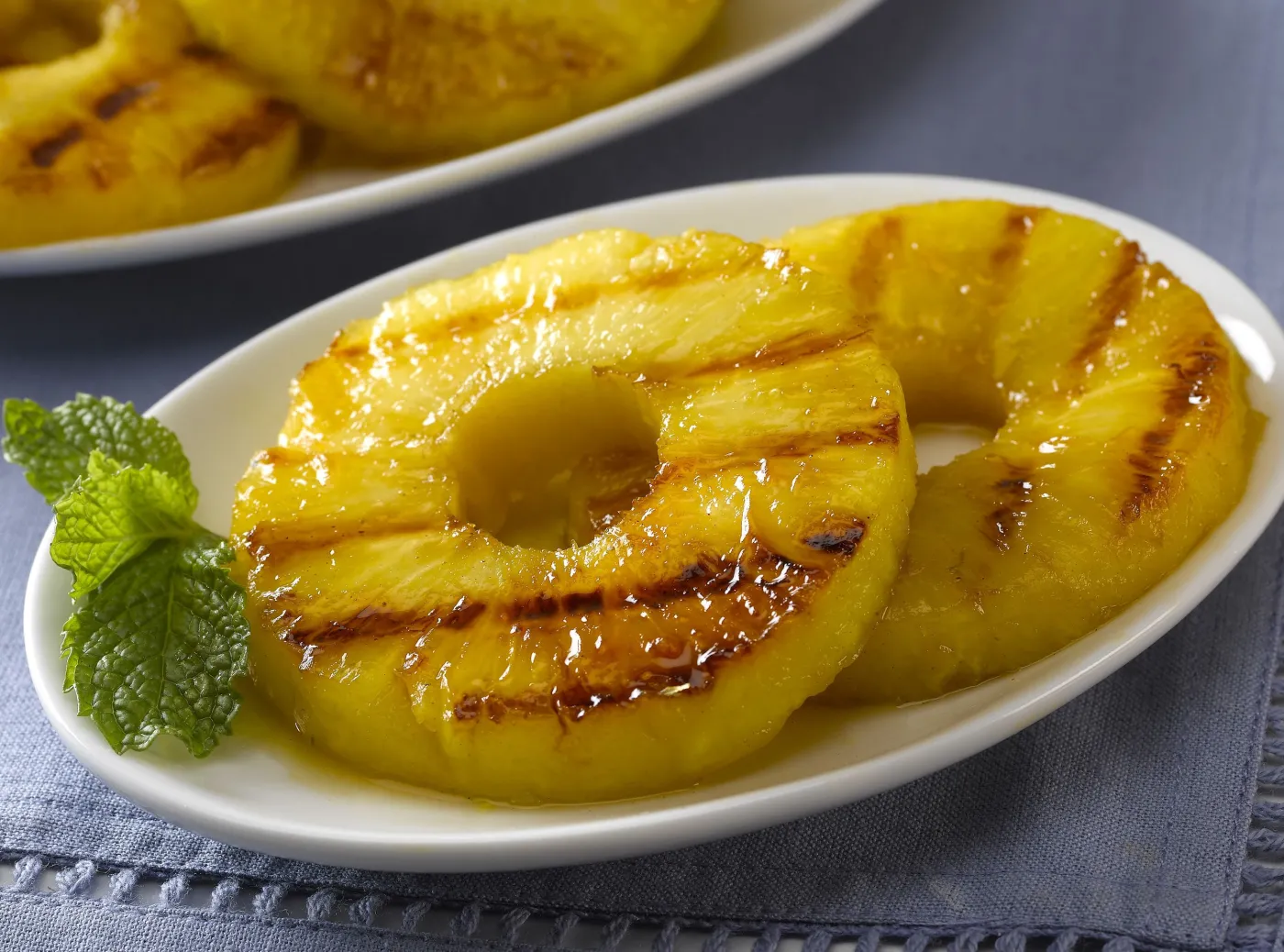 8365524-ananas.jpg