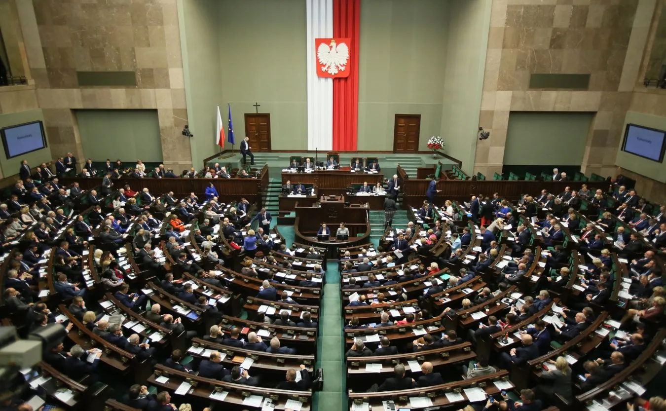 Sejm nie odrzucił kolejnego projektu PiS o TK