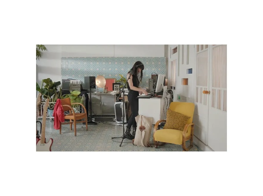 9470221-kimbra.jpg