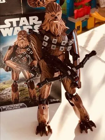 Zestaw Lego z Chewbaccą. 
