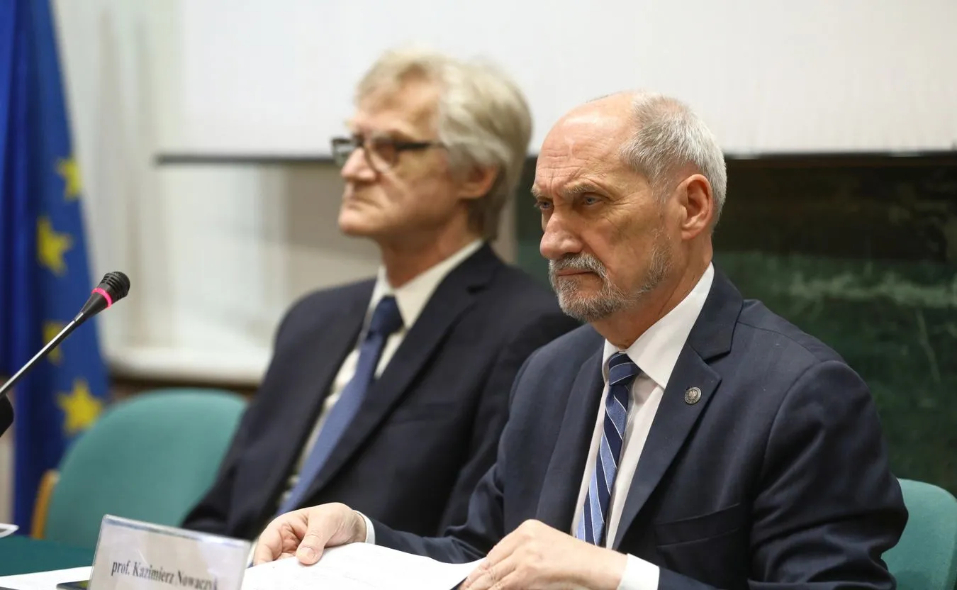 Macierewicz: Raport końcowy o przyczynach katastrofy smoleńskiej nie dłużej niż za rok. Przyczyną była eksplozja