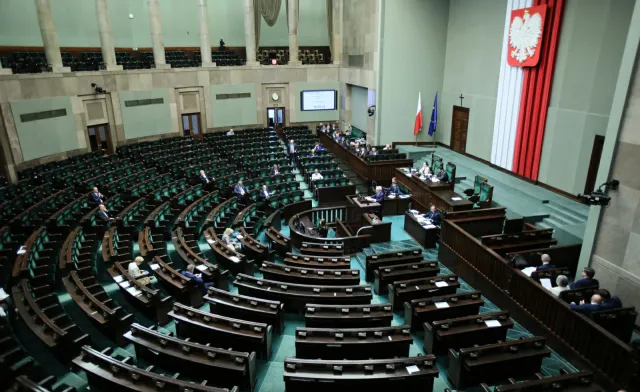 Nocna debata nad projektem ustawy o państwowej komisji ds. pedofili. "Proszę, żebyście państwo nie zachowywali się jak Poncjusz Piłat"