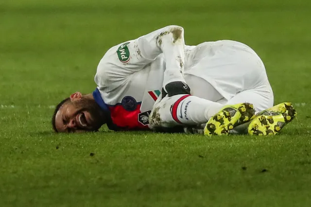 Neymar nie zagra przeciwko Barcelonie. Czeka go miesiąc przerwy