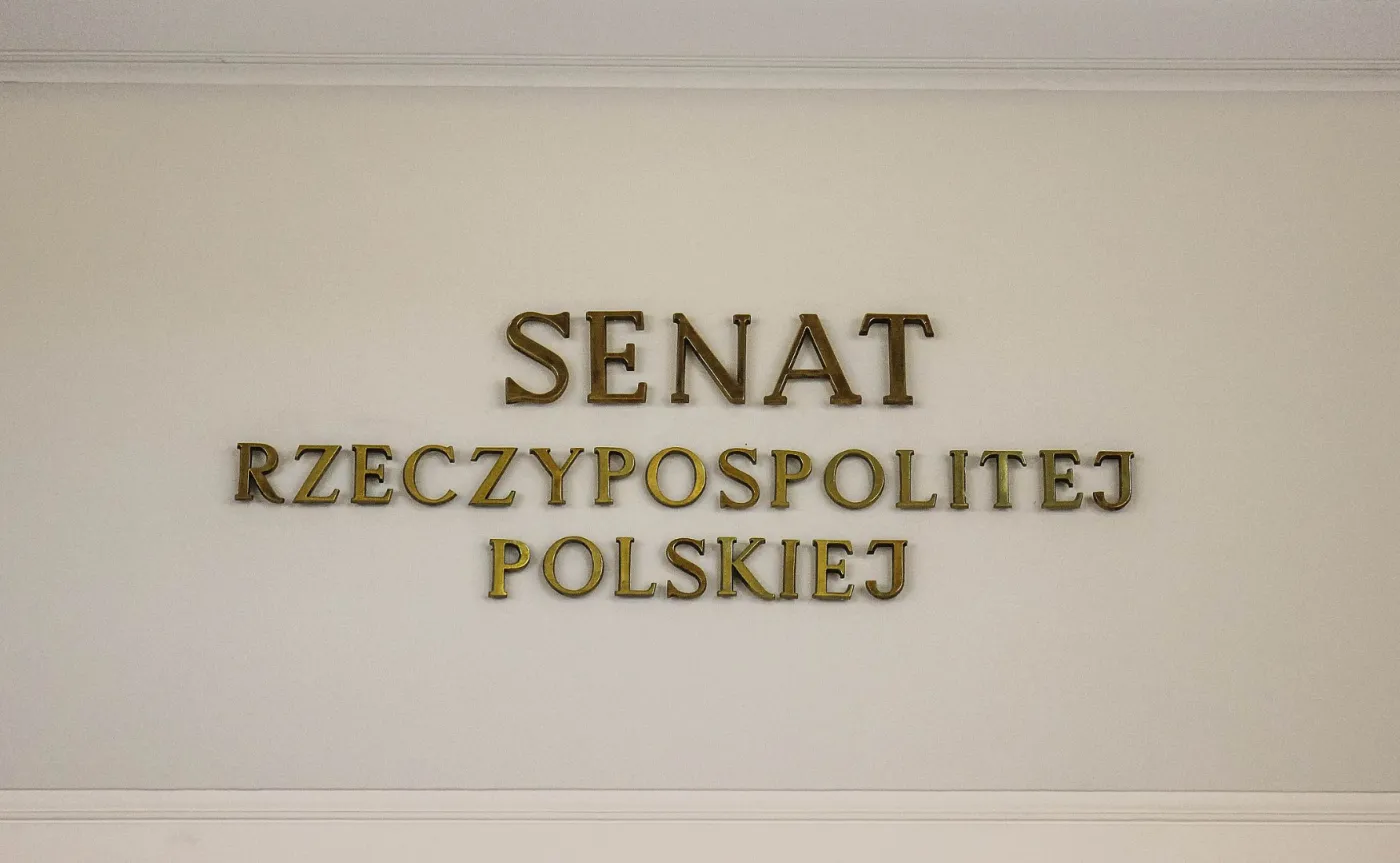 Senat: Ustawa o bonie turystycznym wraca do komisji