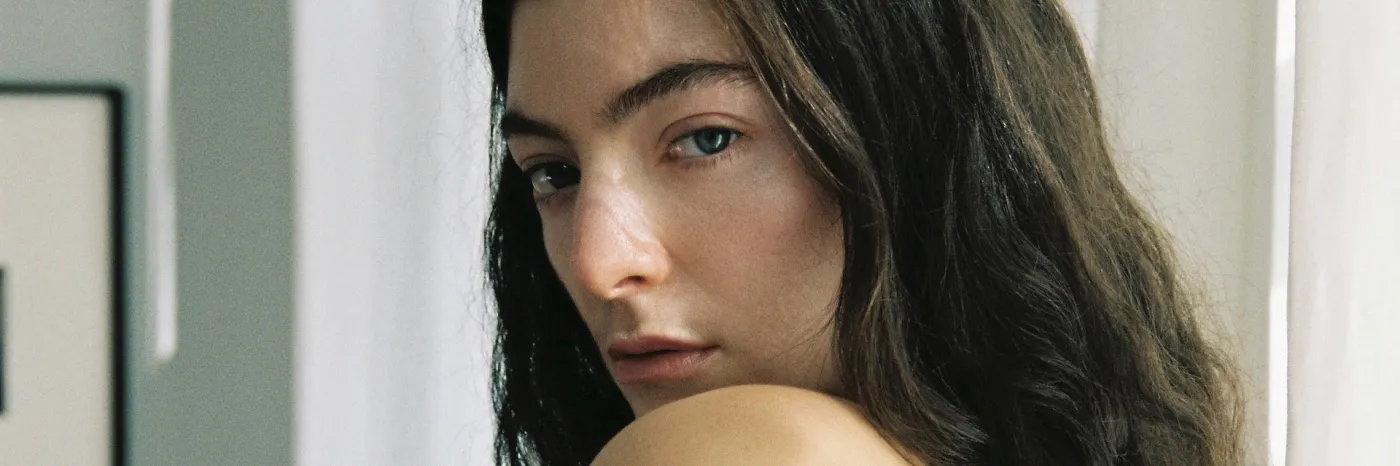 Lorde przedstawia "Oceanic Feeling" i kończy erę „Solar Power”
