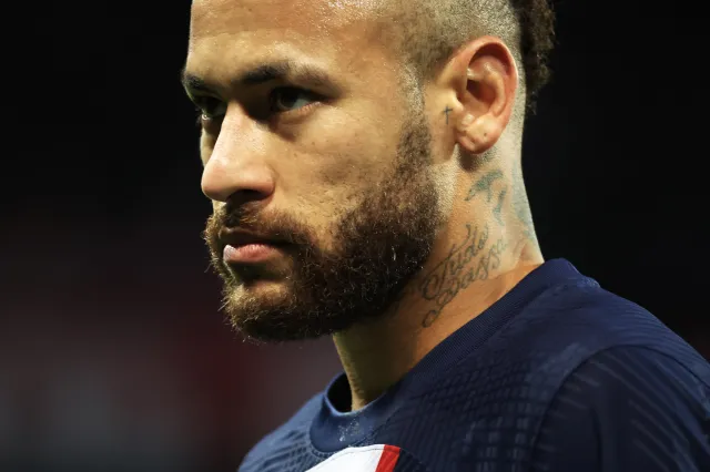 Neymar: Pele zmienił futbol w sztukę. Był głosem czarnoskórych i biednych