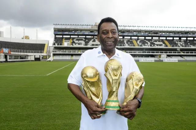 Pele zaczynał na ulicy jako pucybut. Został królem futbolu [SYLWETKA]