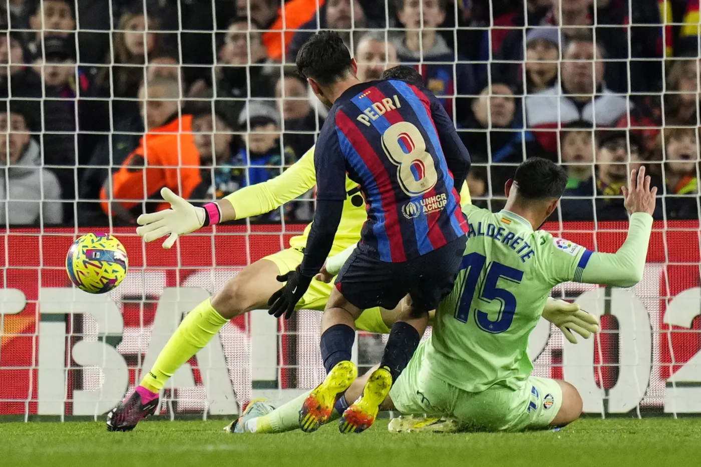 Barcelona bez Lewandowskiego męczyła się z Getafe [WIDEO]
