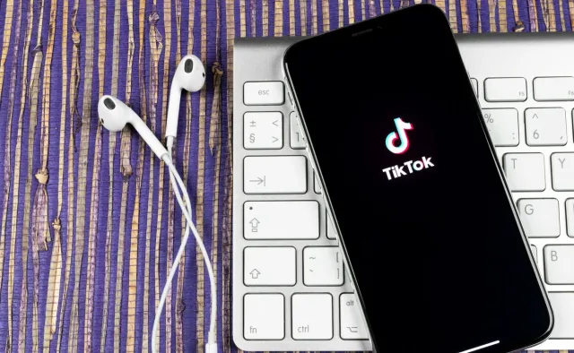 Nie tylko TikTok. Amerykanie zakazują używania chińskich aplikacji, telefonów i kamer