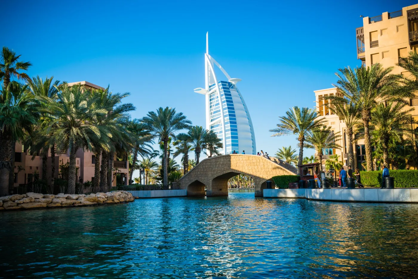 Polacy znowu latają do Dubaju. W każdym samolocie nawet po stu pasażerów