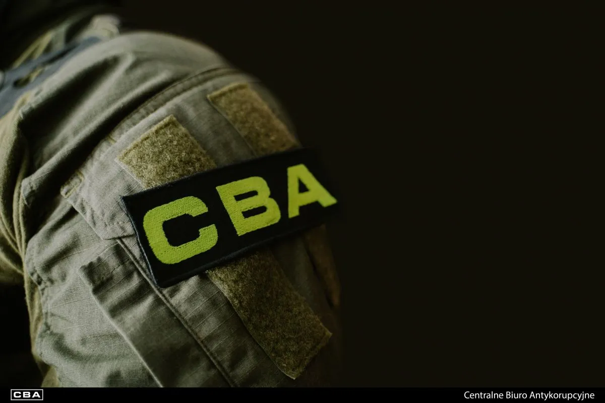 Agenci CBA przeszukują biura PKOl i PZKosz oraz nieruchomości związane Piesiewiczem