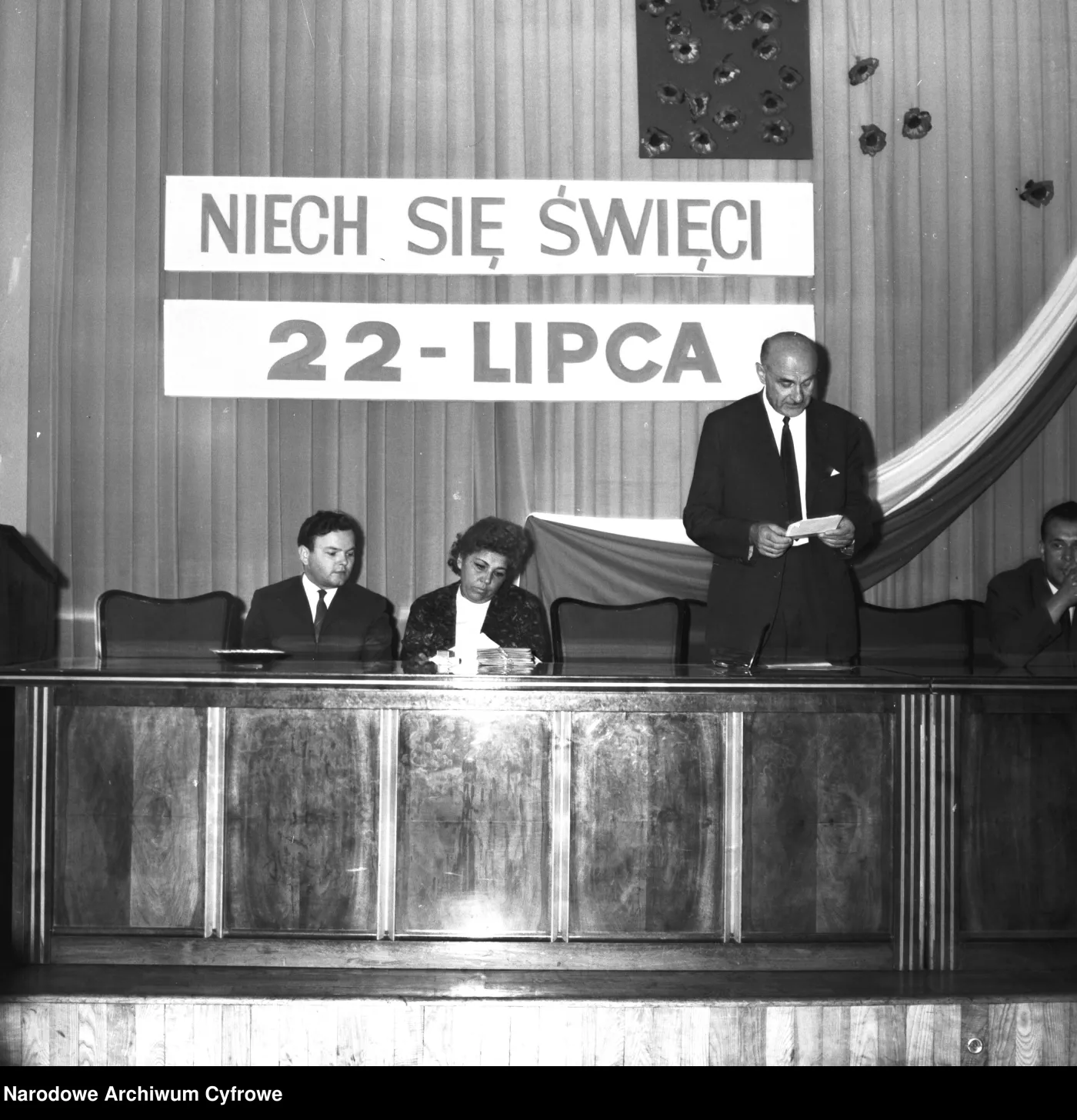 22 lipca, czyli "urodziny PRL". Wolny dzień, pochody i szynka w puszce z nyski [FOTO]