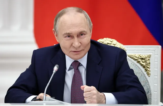 Putin grozi Zachodowi: Odpowiedź będzie przygniatająca