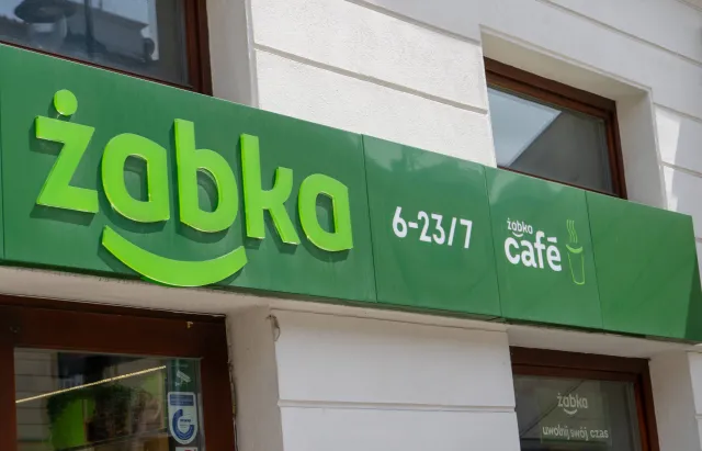 Do której otwarta jest Żabka w Wielką Sobotę? Godziny otwarcia