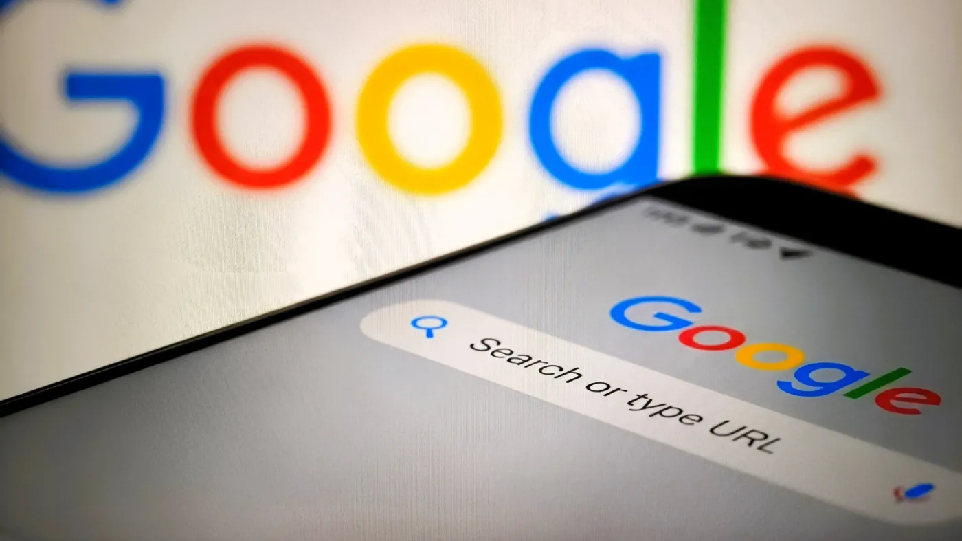 Google uruchomił dwie aktualizacje, wywołując duże poruszenie w branży SEO.