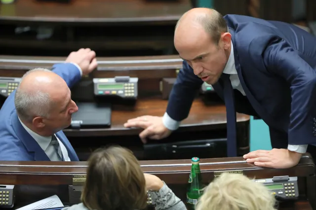 Kryzys w koalicji PiS. PO planuje wykorzystać możliwość skrócenia kadencji Sejmu