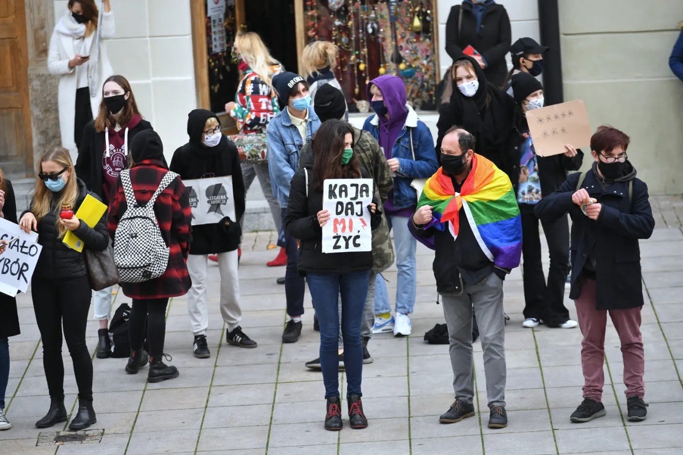 Wyrok TK wyprowadził ludzi na ulice. Prawica rozważa krok w tył w sprawie aborcji
