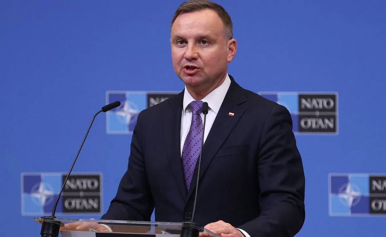 Trójkąt Weimarski. Andrzej Duda spotka się we wtorek z prezydentem Francji i kanclerzem Niemiec