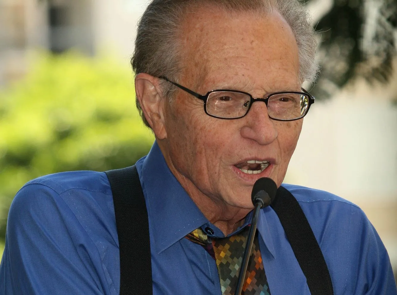 CNN: Larry King trafił do szpitala z powodu Covid-19