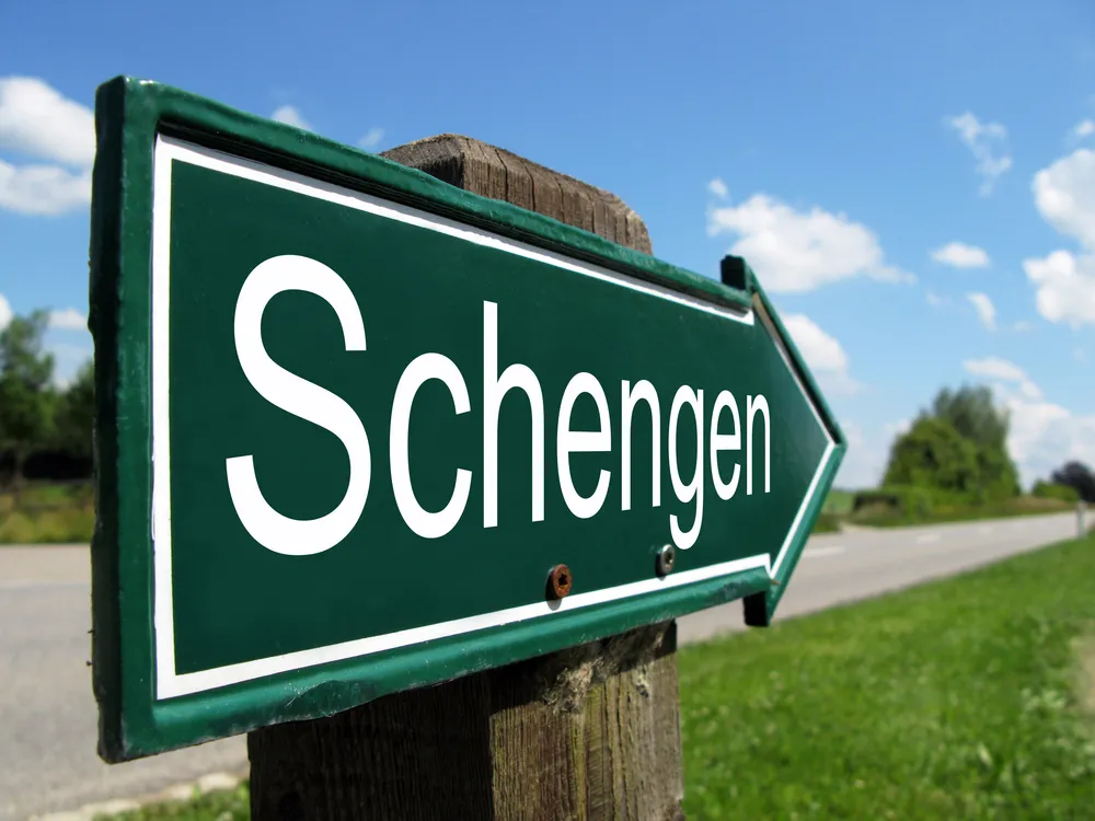 Bułgaria i Rumunia w strefie Schengen, choć nie w pełni. Co to oznacza?
