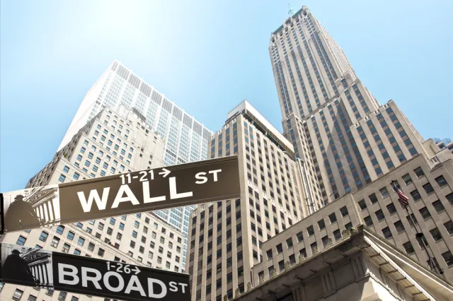 Dow Jones skończył dzień z rekordem po dobrych danych o sprzedaży detalicznej