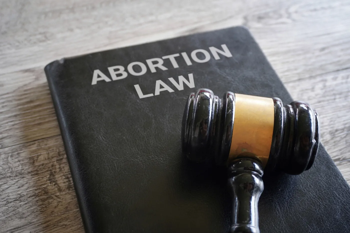 Nie będzie więzienia za aborcję i pomoc w niej - może teraz zdecydować Sejm. A co o likwidacji kar sądzą Polacy