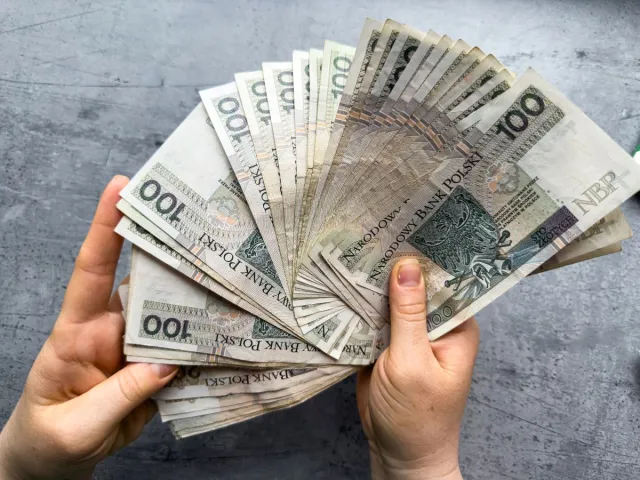 ZNP: lista postulatów nauczycieli. Nie tylko 15% podwyżki i pensja przeciętna w gospodarce narodowej [nagrody, nadgodziny w oświacie, dodatki, wycieczki]