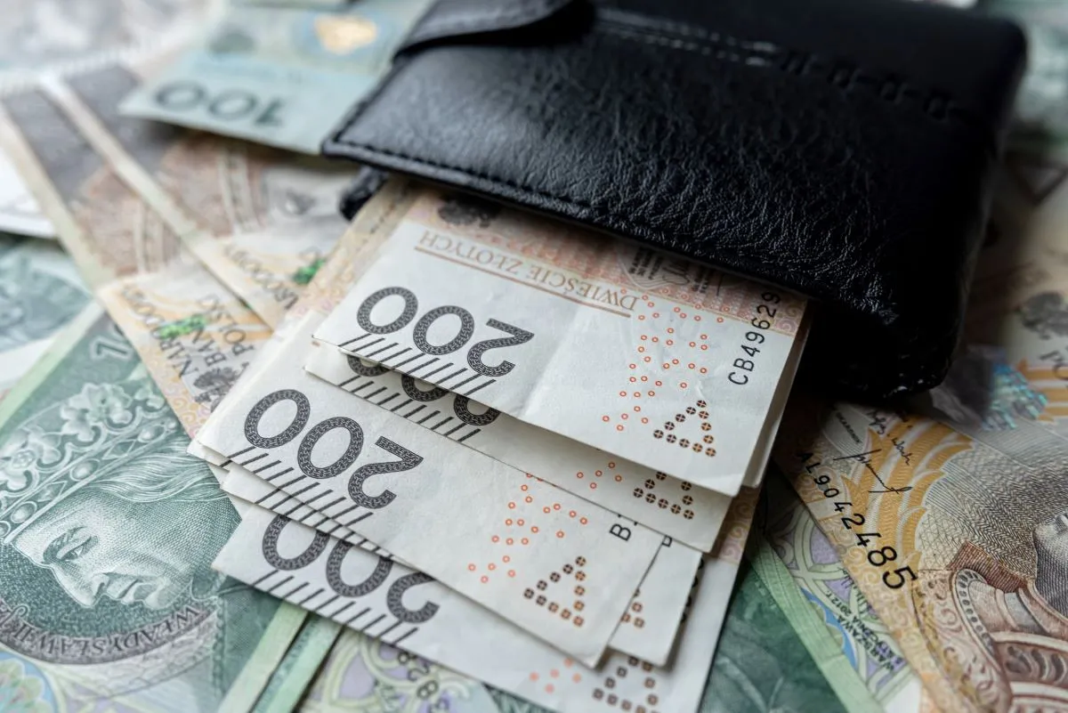 30-latka z 2 dniami urlopu płatnego, 35-latka już 4 dni, 40-latka ma 6 dni, 45-latka - 8 dni, a 50-latka aż 10 dni [nowelizacja kodeksu pracy]