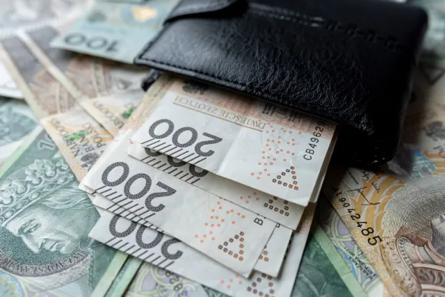 Nowy dodatek do renty socjalnej a wniosek o świadczenie. Co załatwia ZUS, a co rencista?