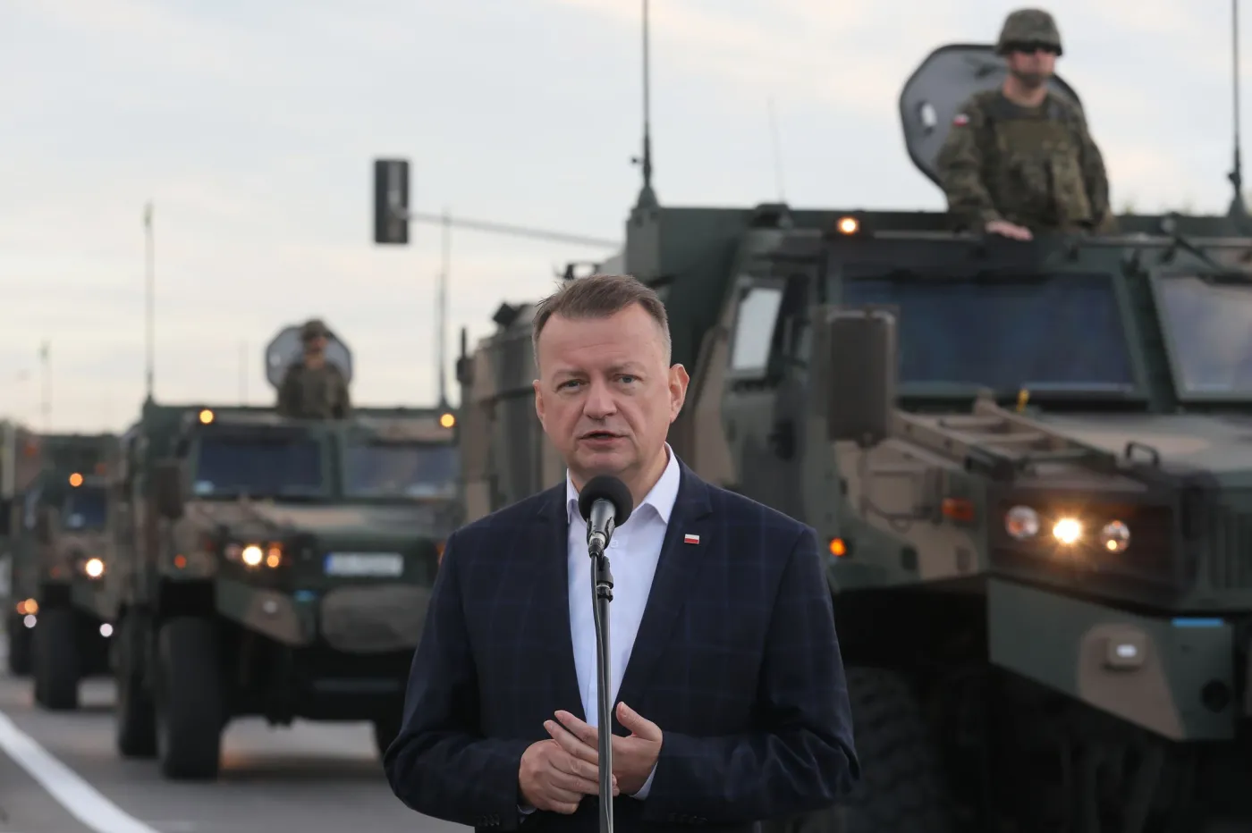 Szef MON podał czwarte pytanie ws. referendum