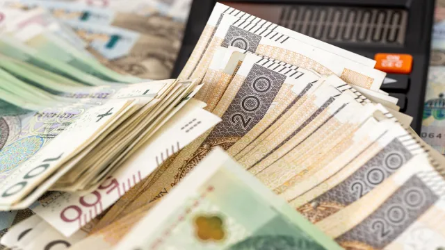 Znów można zarabiać na lokatach: 6 procent – tyle teraz odsetek od oszczędności. Co jeszcze oferują banki w kwietniu 2026