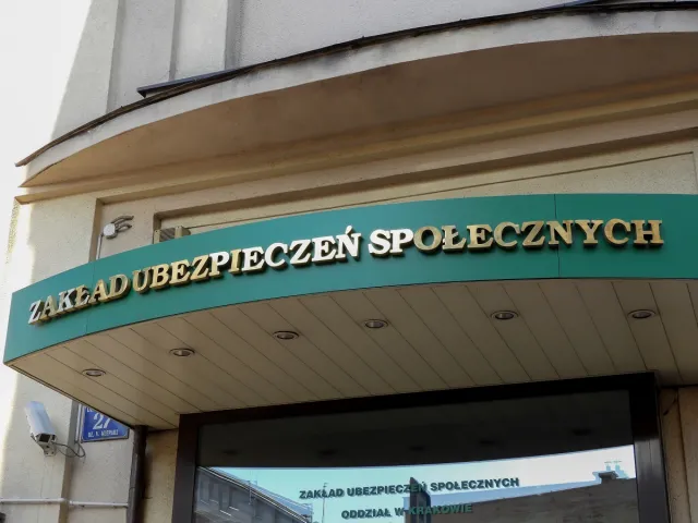 Ludzie umierają w oczekiwaniu na pieniądze z ZUS. Szykują się zmiany i wielkie porządki w popularnym świadczeniu