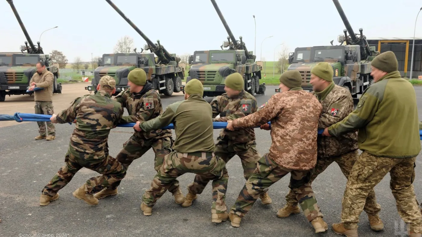 Żołnierze 155. Brygady na szkoleniu we Francji