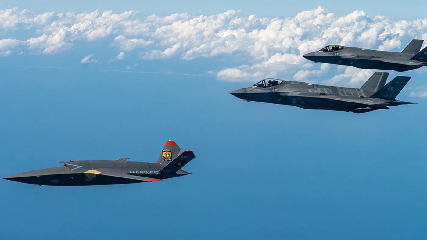 Dron XQ-58A Valkyrie z F-35
