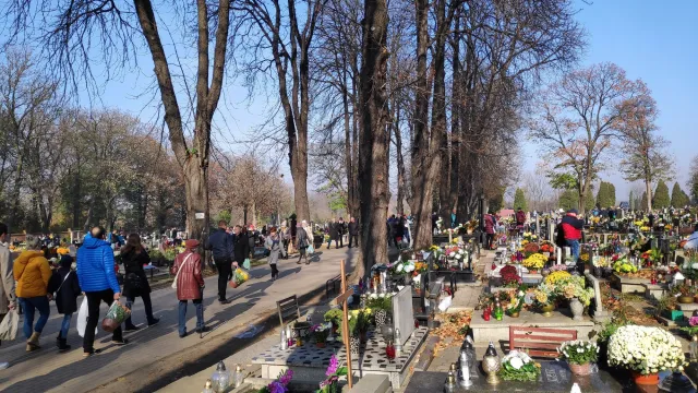 Pracownicy zyskają dodatkowy dzień wolny po Wszystkich Świętych? Zapadła decyzja w Sejmie