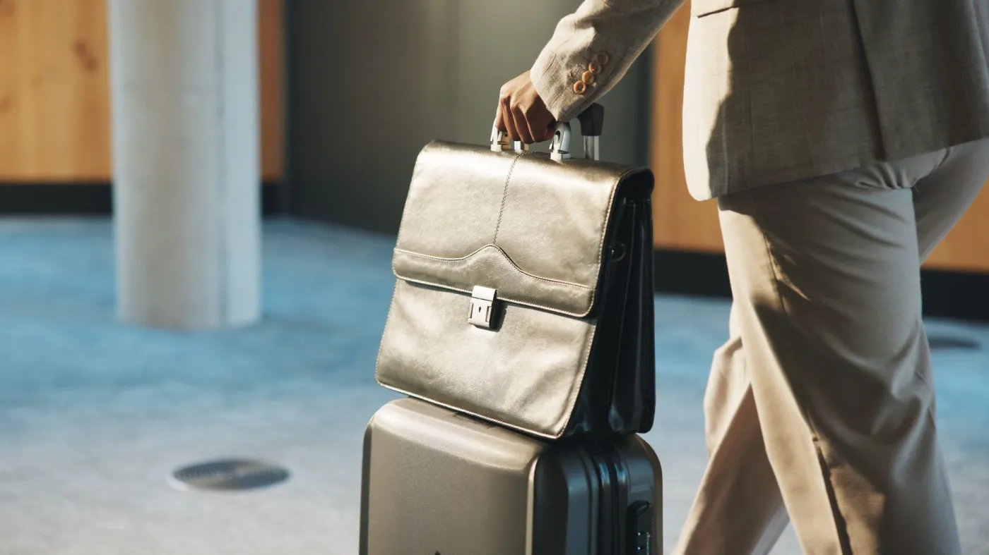 Hand,,Business,Man,And,Luggage,For,Work,Travel,,Corporate,Conference