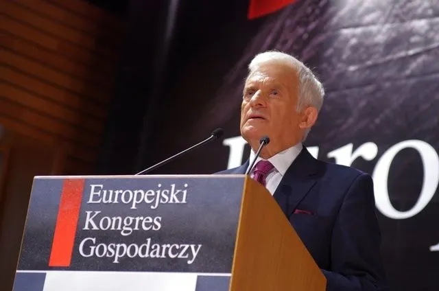 Buzek: likwidacja OFE nie wchodzi w grę