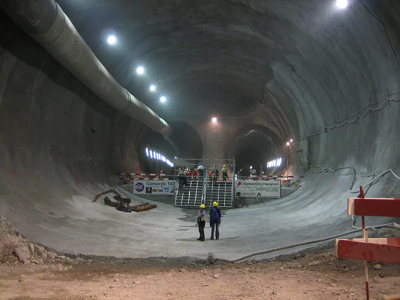 1643677-tunel-sw.jpg