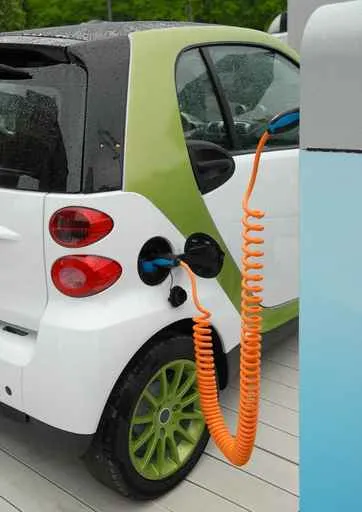 Tchórzewski: za 10 lat milion samochodów elektrycznych w Polsce 