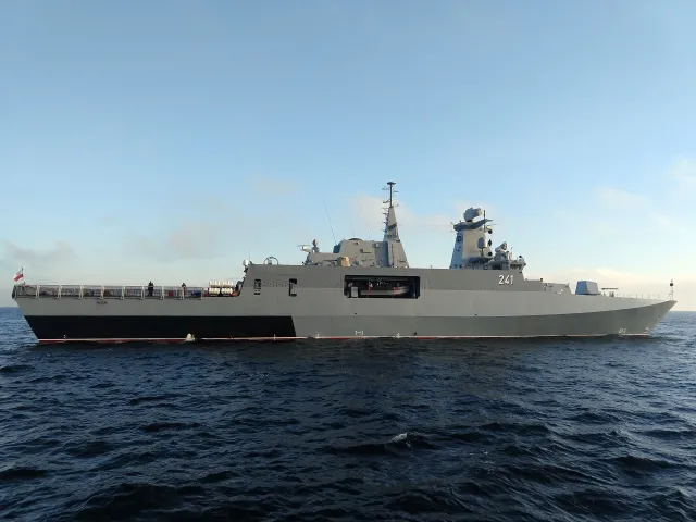 ORP Ślązak. 20 lat budowy i miliard wyrzucony w morze [OPINIA]