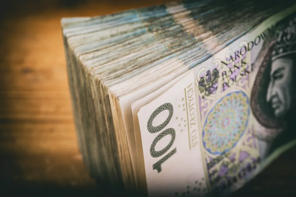 Koniec wypłat w gotówce. Pensje tylko przelewem