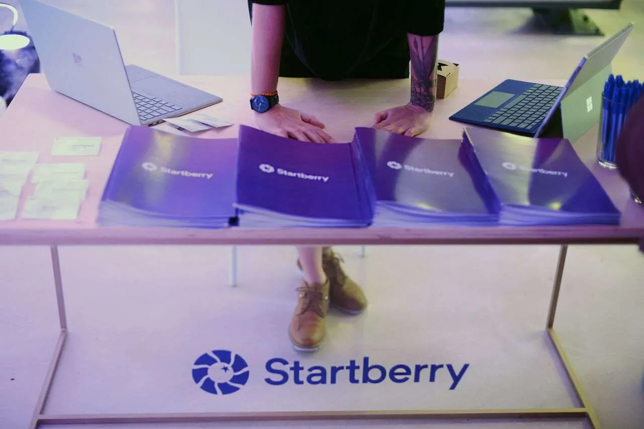 3141204-startberry.jpg