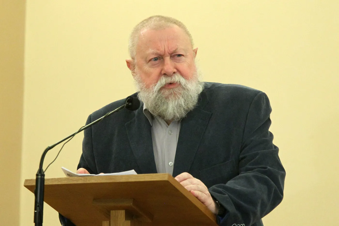 Bralczyk: przepisy prawne w Polsce są niezrozumiałe, nielogiczne i niegramatyczne