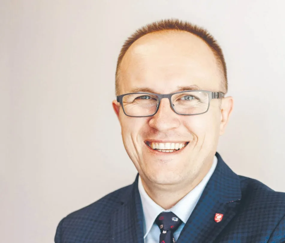 Szczepienie w aptece czy u lekarza – wybór powinien należeć do pacjenta [WYWIAD]