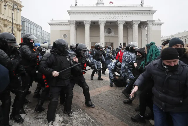 Protesty w obronie Nawalnego. Represje w Rosji przybierają na sile