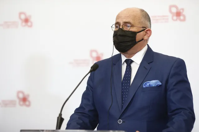 Minister Rau: V4 rozważa zwiększenie roli parlamentów narodowych w UE