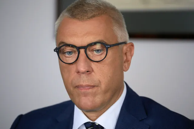 Giertych zapowiada pozew przeciwko TVP. Chodzi o film z krzykami ofiar katastrofy smoleńskiej