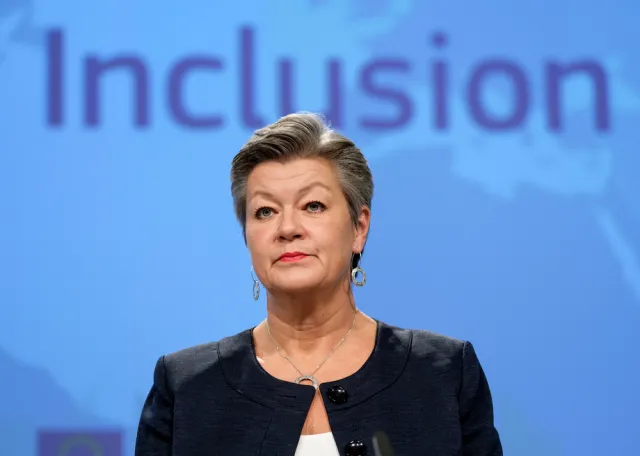 Komisarz UE Ylva Johansson chce spotkania z ambasadorami Polski, Litwy i Łotwy ws. sytuacji na granicy