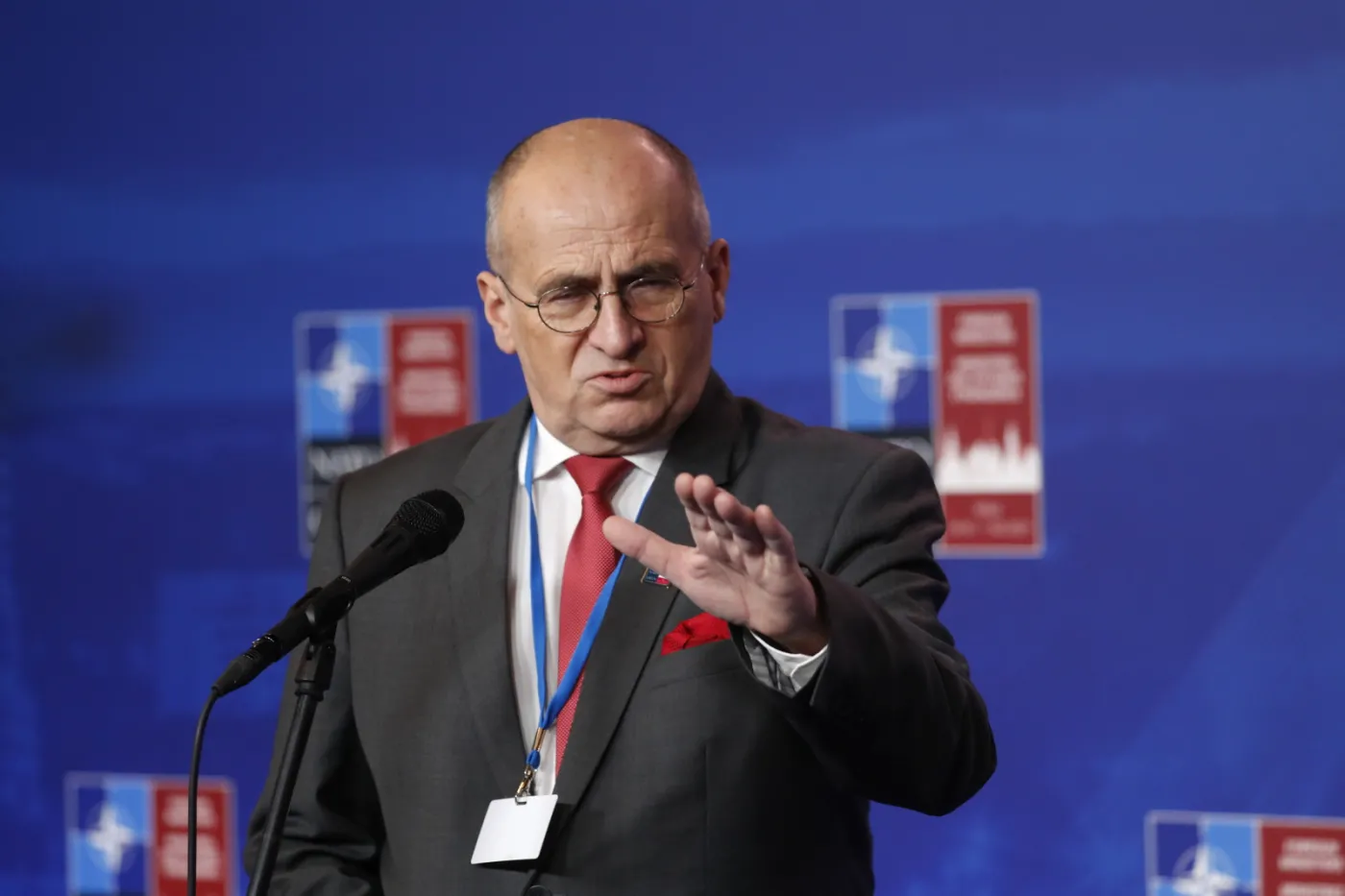Dziennikarz z Francji chciał wyjaśnień od Raua. Okazało się, że pracuje dla Russia Today