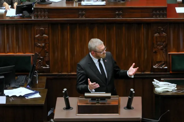 Marszałek Sejmu składa zawiadomienie do prokuratury dotyczące wypowiedzi posła Brauna